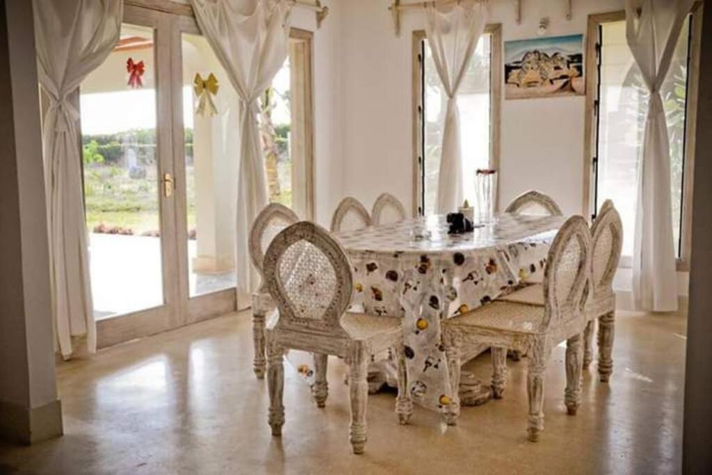 White Villa - Paparemo Beach Watamu Eksteriør billede