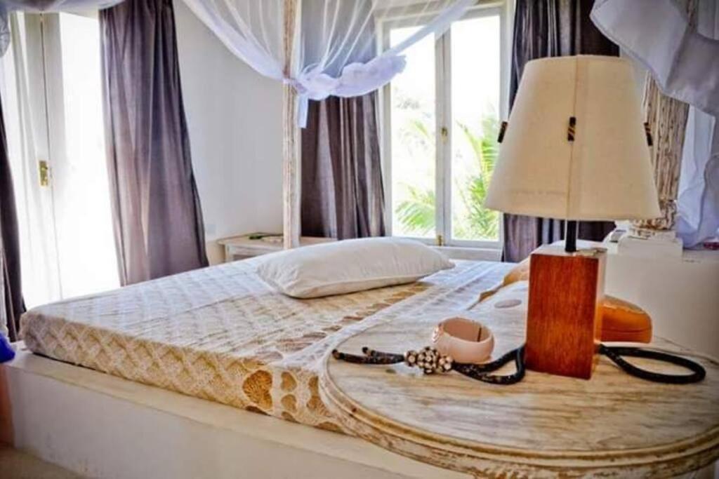 White Villa - Paparemo Beach Watamu Eksteriør billede